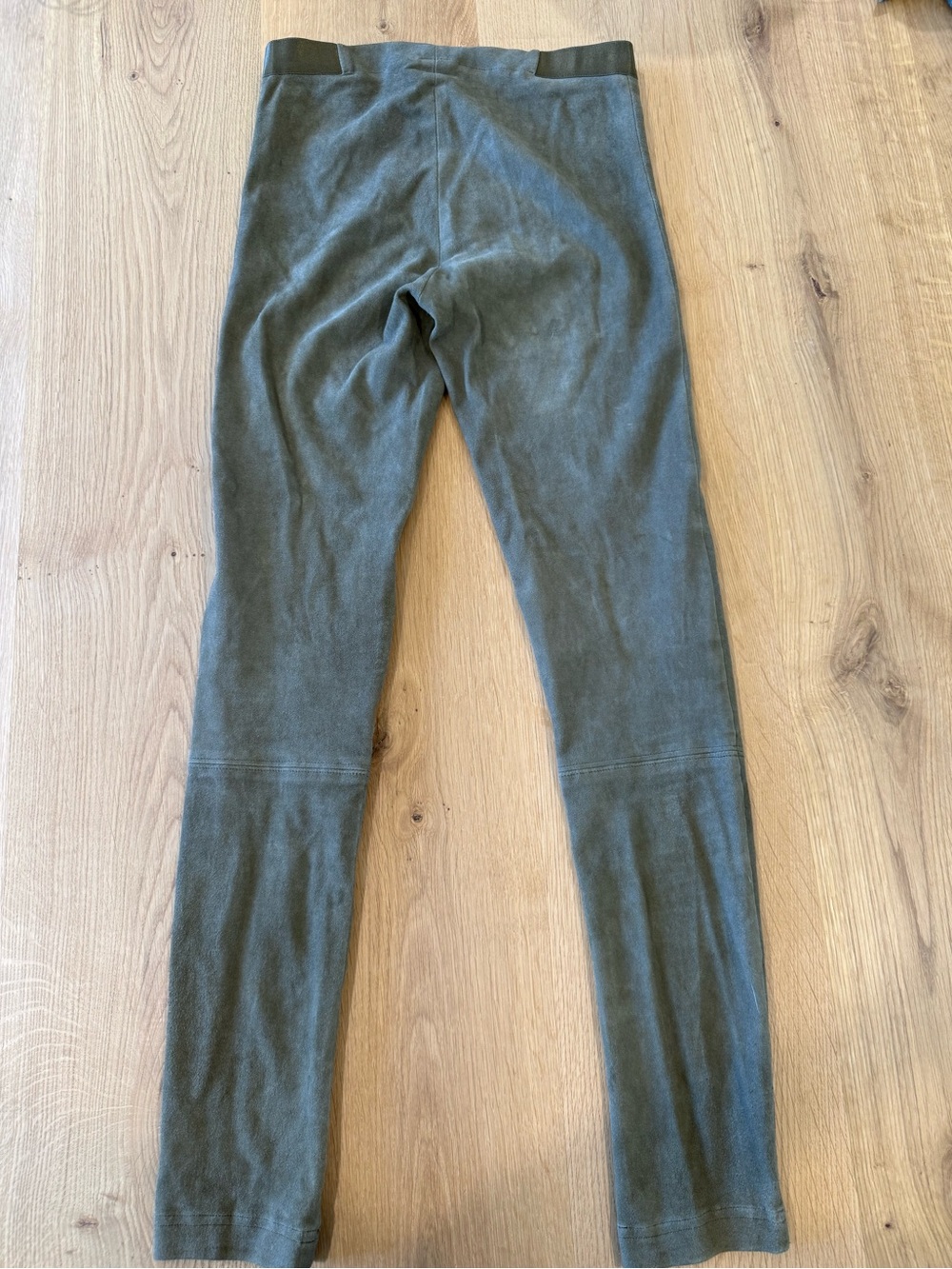 Alice + Olivia Olive Green 100% Lambskin Suede Front Zip Leggings Pants - Size 0 - Picture 3 of 6